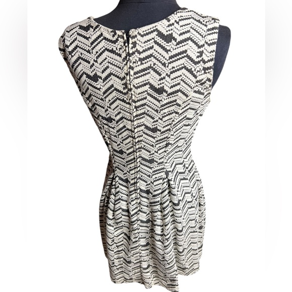 Emerald Sundae women’s fit ‘n flare black and white Aztec print sleeveless dress - Picture 2 of 9
